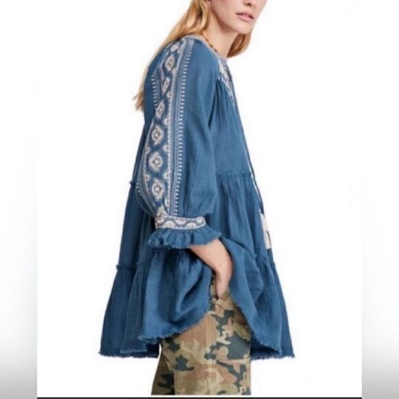 Free People V-neck oversized fit embroidered teal tunic top size small - Picture 15 of 15